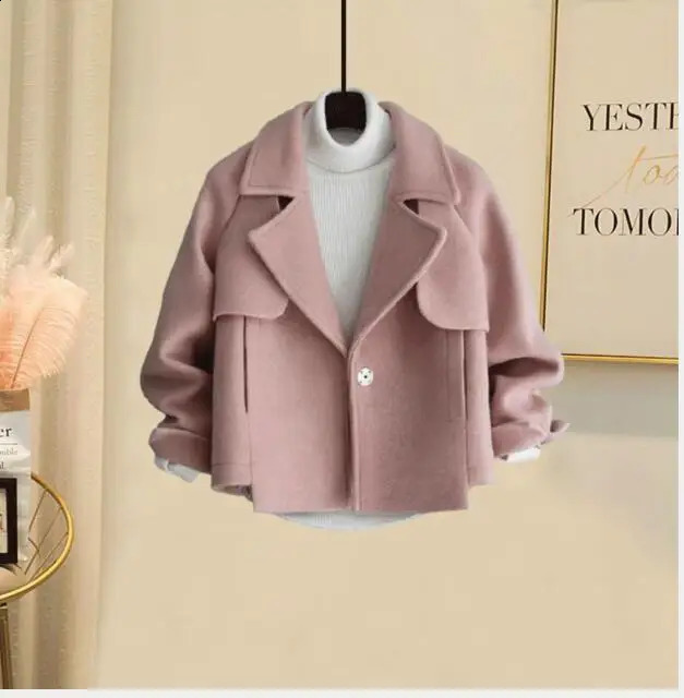 1pcslot Elegant Woolen Coat Turn-Down Collar Women Winter Single Button Coats Solid Outwear Lady Short coat 240726
