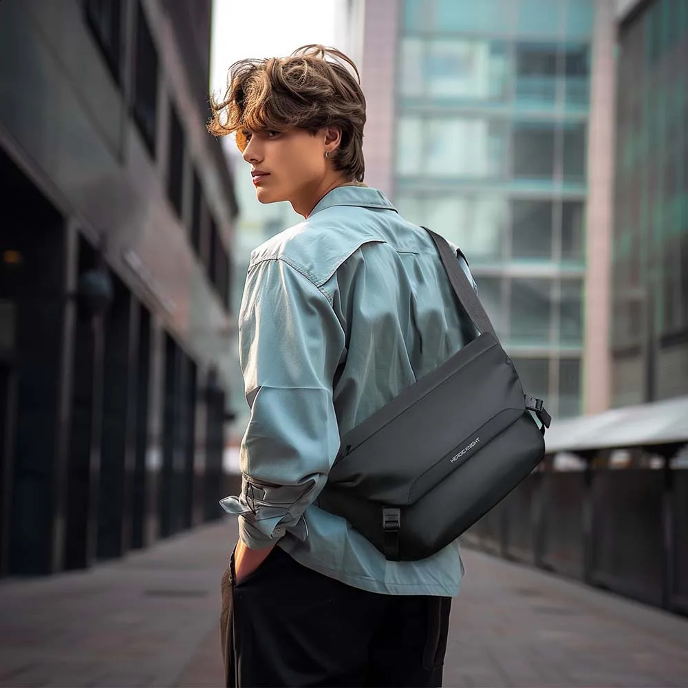 HK Water Repellent Messenger Bag Men Bags Casual Shoulder Crossbody Bags Fit 11 inch Ipad Fashion Outdoor Cycling Side Bag Male 240829