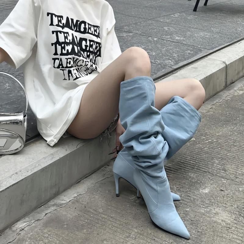 Ladies' pointed and high-heeled denim boots