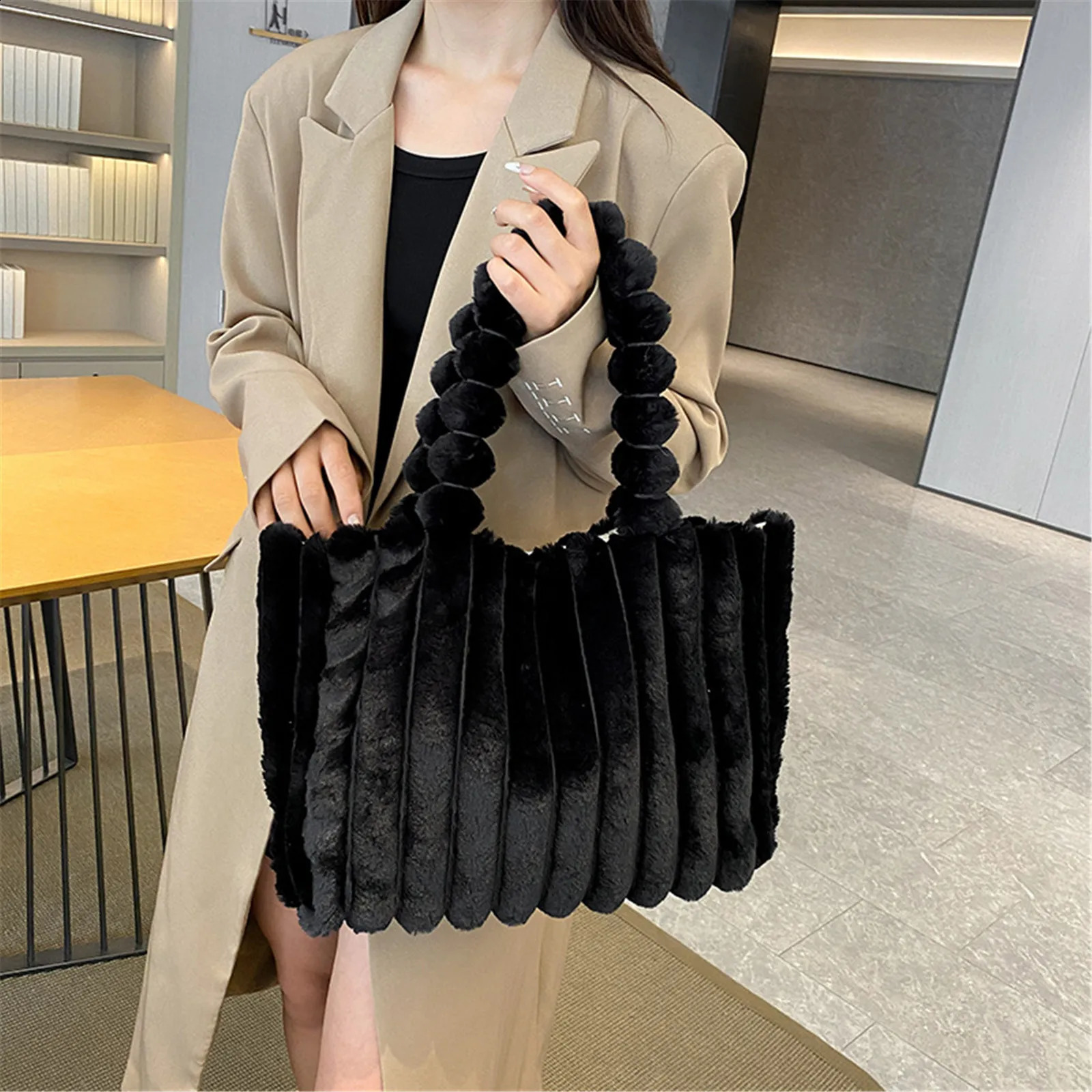 Fluffy Tote Bag Faux Fur Shoulder Purse for Women Plush Handbag Winter Soft Fuzzy Top Handle Puffer Hobo 240725 - view 3