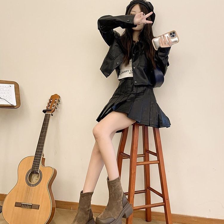 Ladies' autumn and winter thick soled height increasing short boots