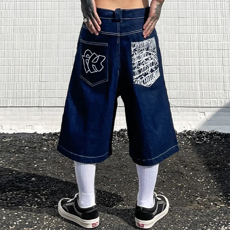 2024 Summer Retro Shorts Hip-Hop Jeans Y2K Pocket Letter Print Jeans Mens Trendy Personalized Shorts Summer Knee-length Pants 240716