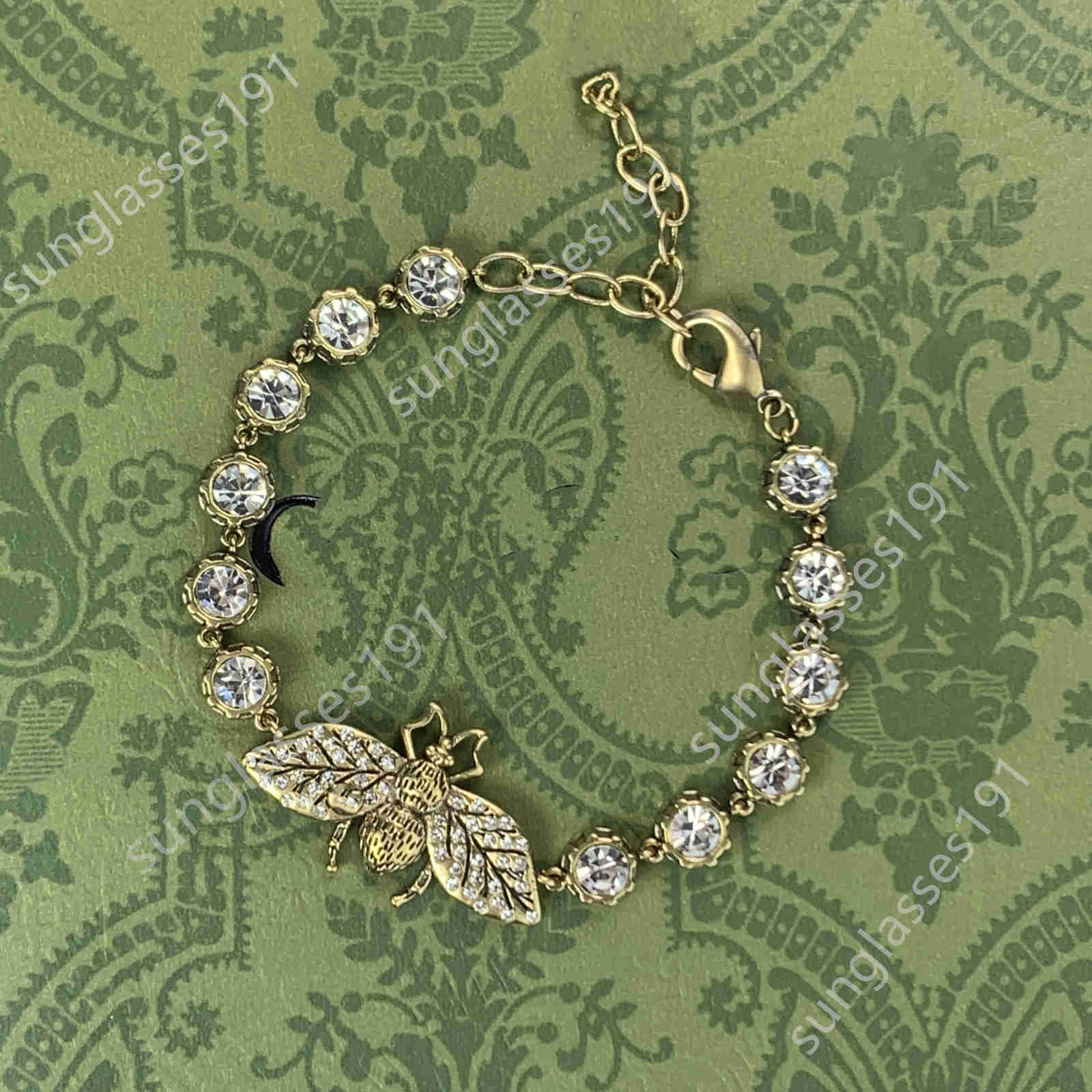 Charm Bracelets Designer Bracelet light luxury European and American retro classic bee diamond bracelet fashion simple birthday gift Romance