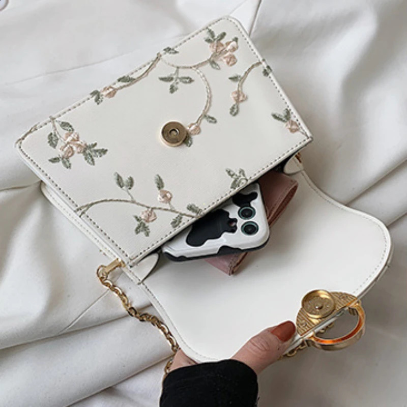 EST Shell Beads Bags Fashion Sweet Bag Womens Handbags Lace Wedding Chic Lady Chain Women Shoulder Crossbody 240725ZYl