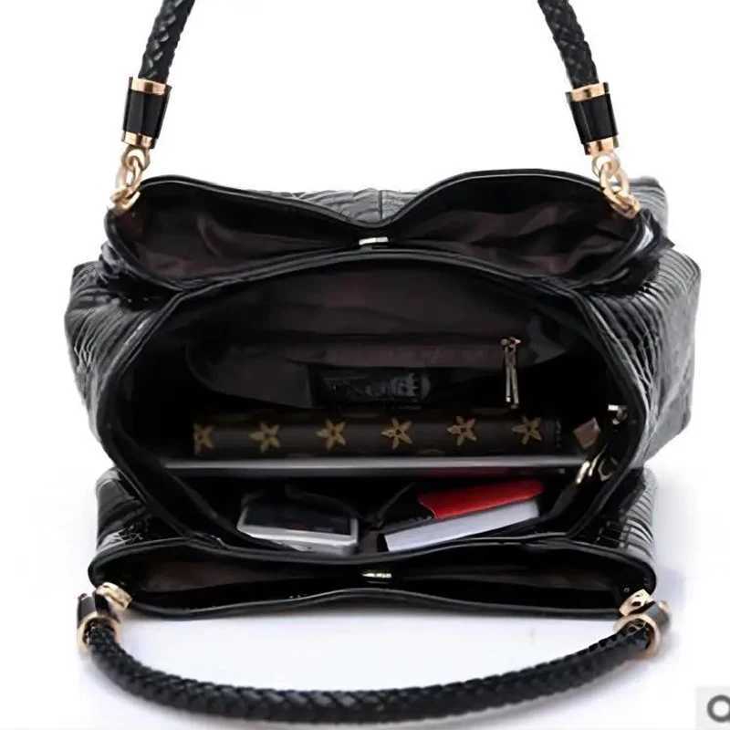 New Arrival Womens large capacity handbag for daily commuting womens shoulder bag with printed shiny face handbag for shopping T250407