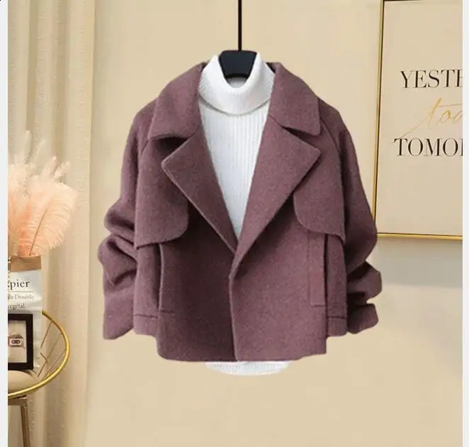 1pcslot Elegant Woolen Coat Turn-Down Collar Women Winter Single Button Coats Solid Outwear Lady Short coat 240726