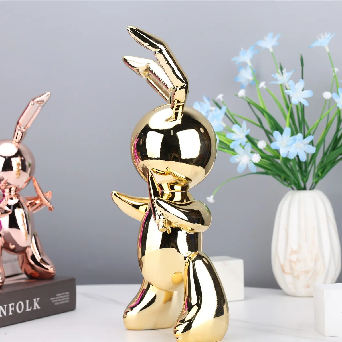 Cute Balloon Rabbit Statue Resin Sculpture Animal Figures Home Decor Modern Nordic Home Decoration Accessories for Living Room 240717