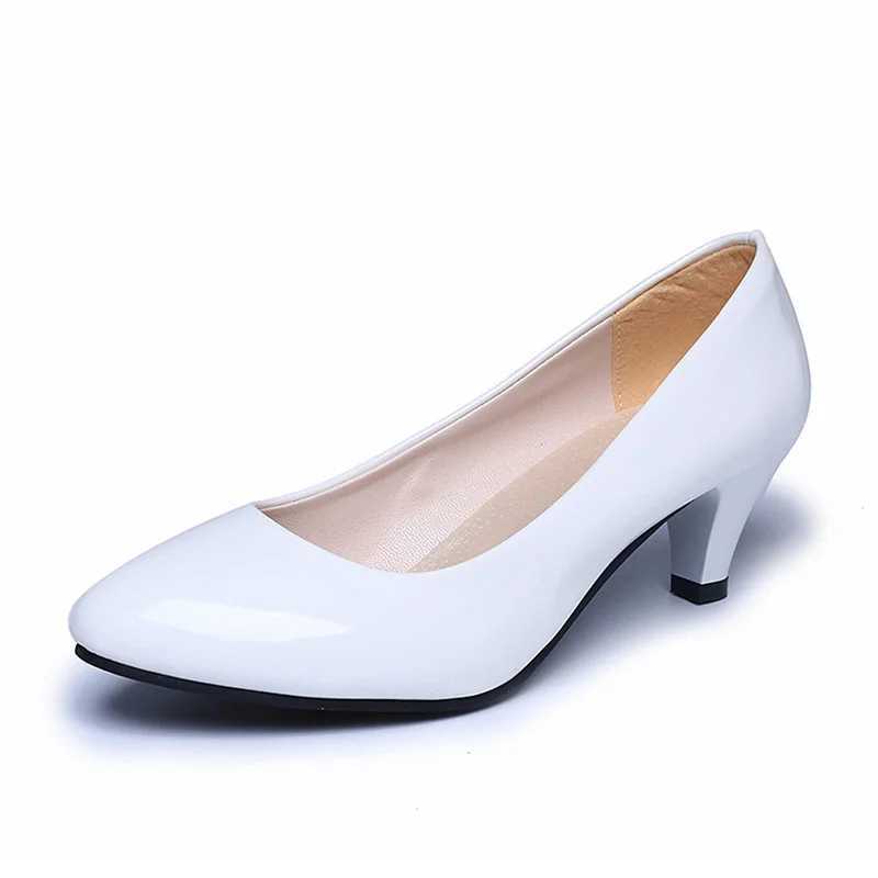 New Arrival New Womens Shoes with Elegant Heels Middle High Heels Pointed Toe Fashion Pump Womens Office Black White Red T250110