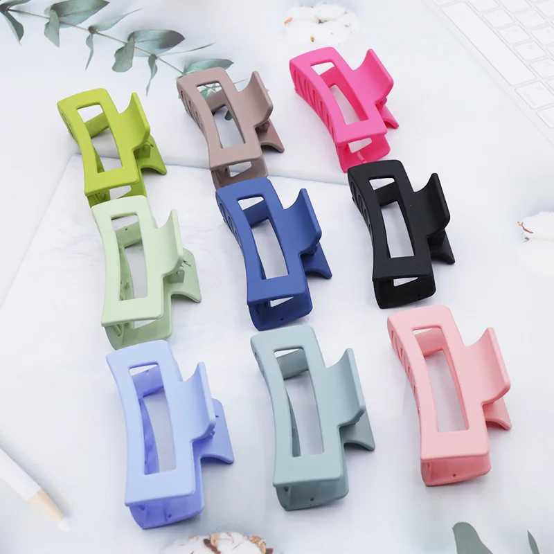 2024 New Korean Women Matte Hair Claws Hair Clips Headwear Large Size Hairpin Crab Barrette Fashion Ornament Hair AccessoriesL240727