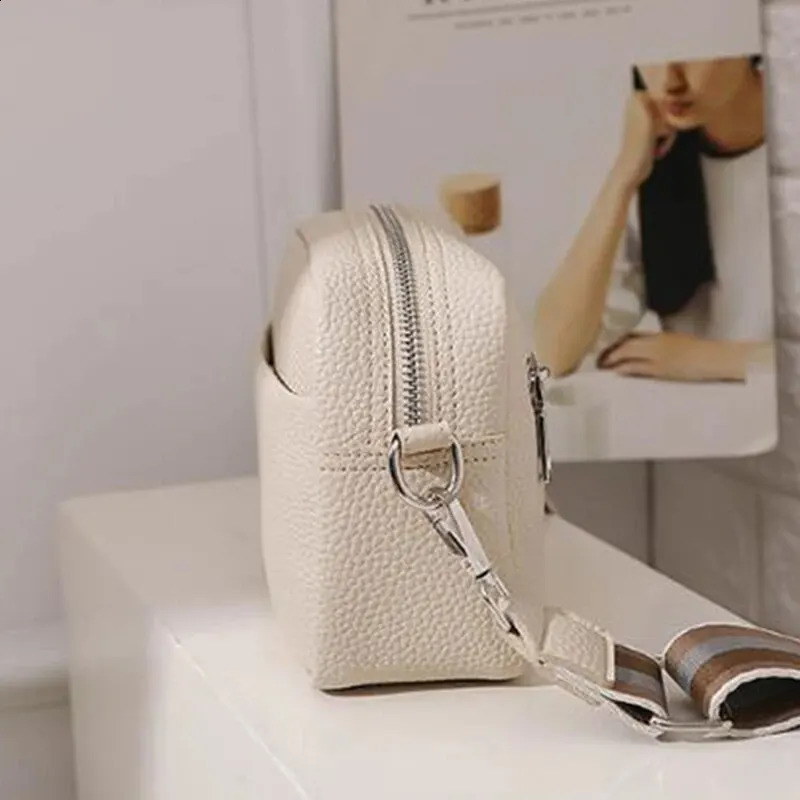 Cross Border Selling Womens Bags For Spring And Summer Small Square With Wide Shoulder Straps Single Should 240727