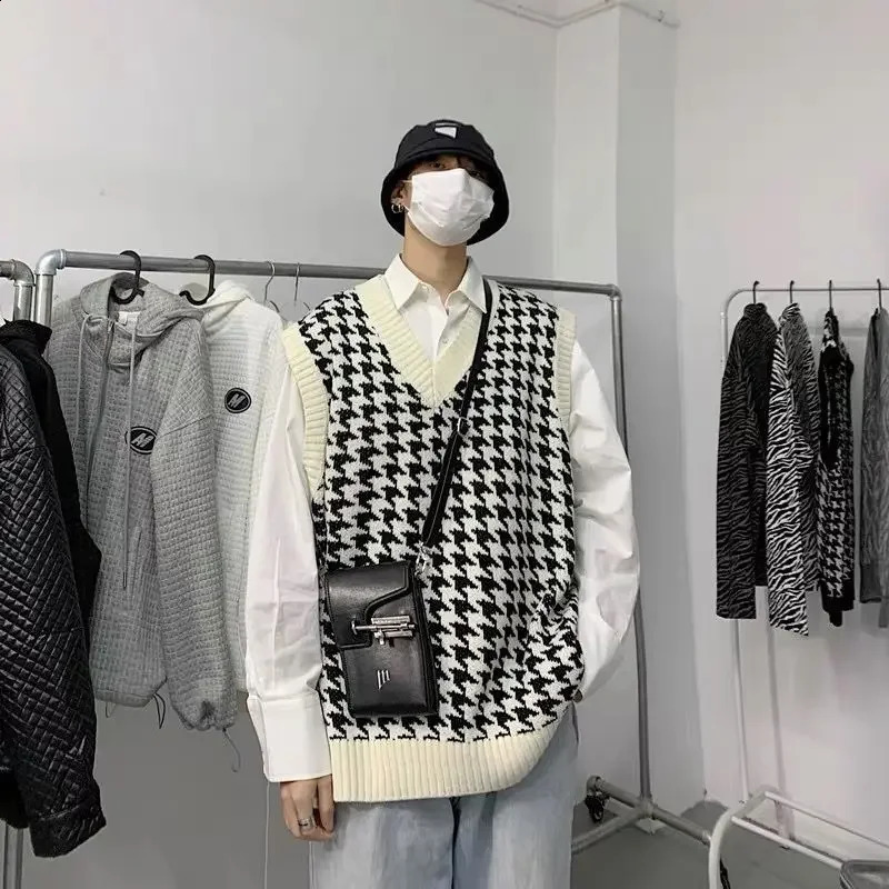 Knitted Sweaters for Men Sleeveless Vest Man Clothes White Plaid V Neck Waistcoat Over Fit Knit Aesthetic Meme Y2k Streetwear A 240717