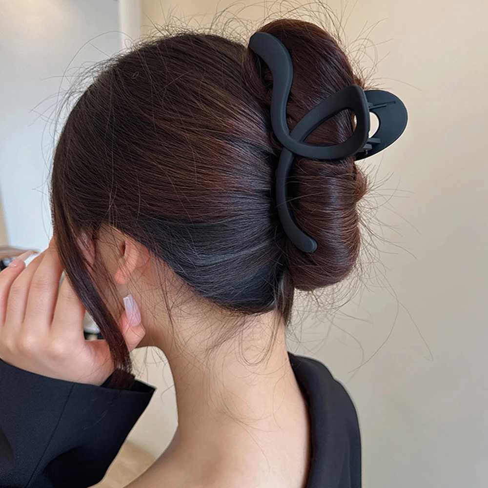 13cm Large Black Hair Clip for Women Fashion French Elegant Hairgrips Korean Hair Claw Hairclips Girls Hairpins Hair AccessoriesL240727