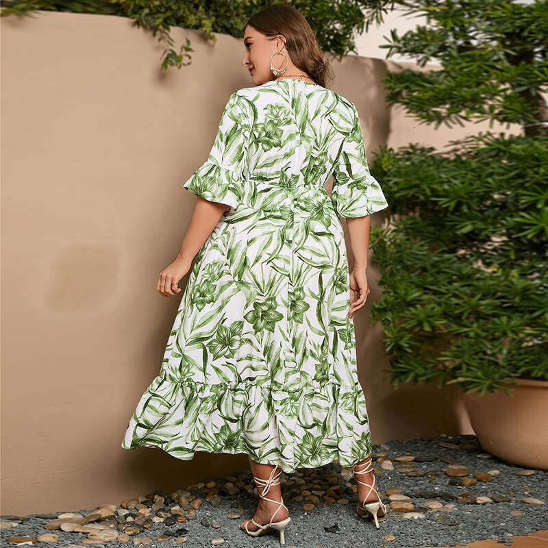 Hot Selling Summer Leisure Vacation in the United States Size Dress with Flared Sleeves and Large Hem 200 Pounds Can Be Worn Oversize Dress