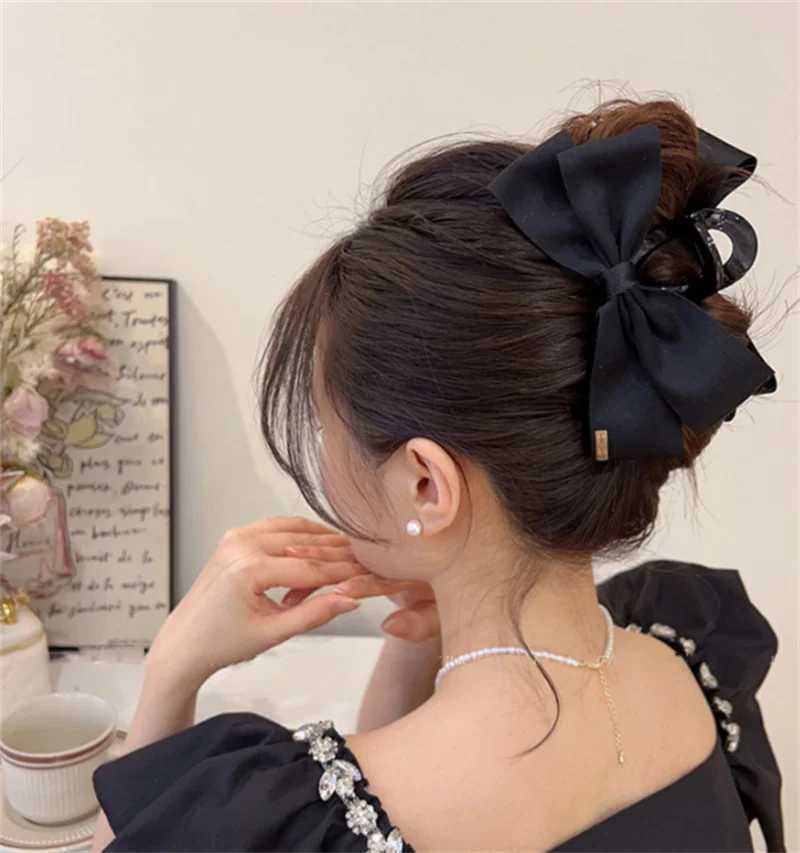 New Large Black Fabric Bow Grab Hair Clips Womens New Korean Style Hairpin Fashion Shark Cawl Clips Girls Hair AccessoriesL240727
