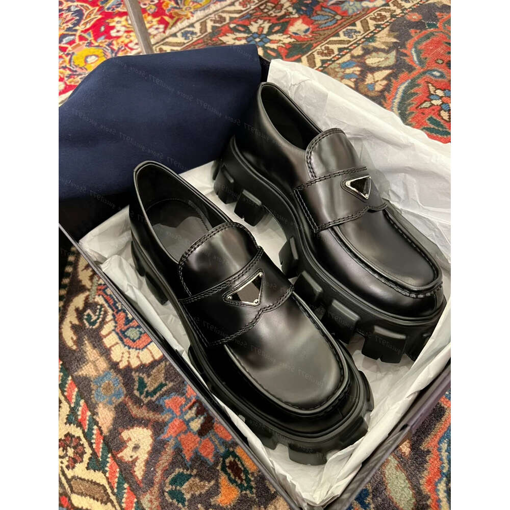 designer loafers monolith brushed leather women loafer shoe slip on pradashoe oxford chunky rubber luxury fashion lug sole platfrom dress we