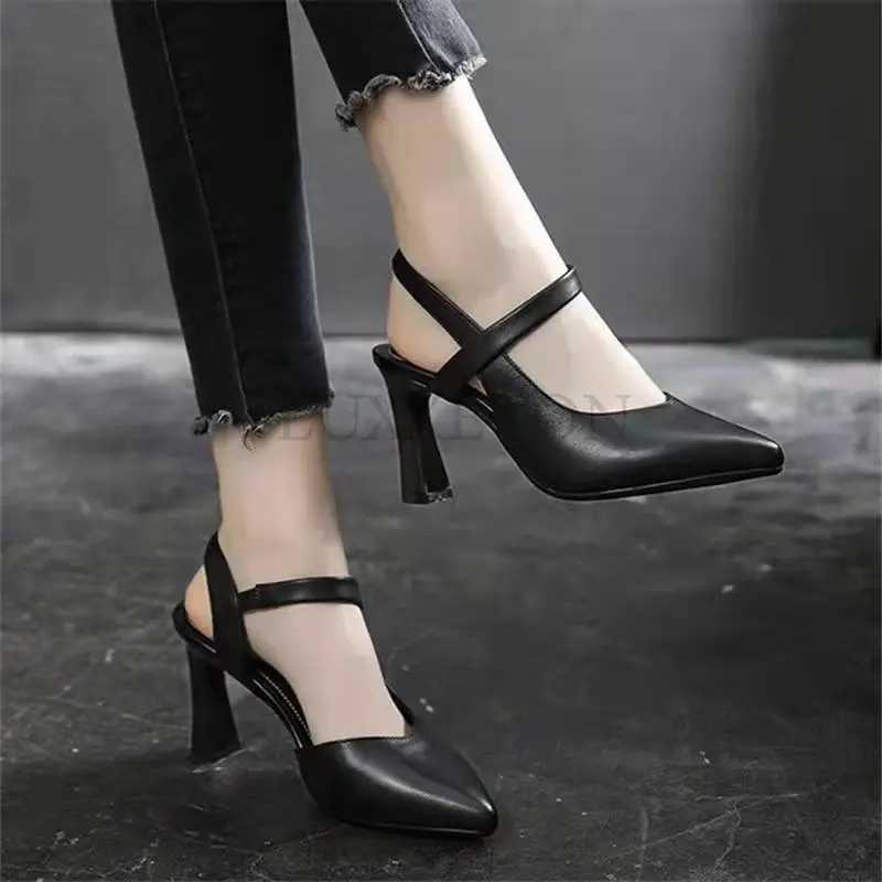 High Quality Womens soft leather high toe thick toe straight sandals solid color simple casual edition womens shoes T241024