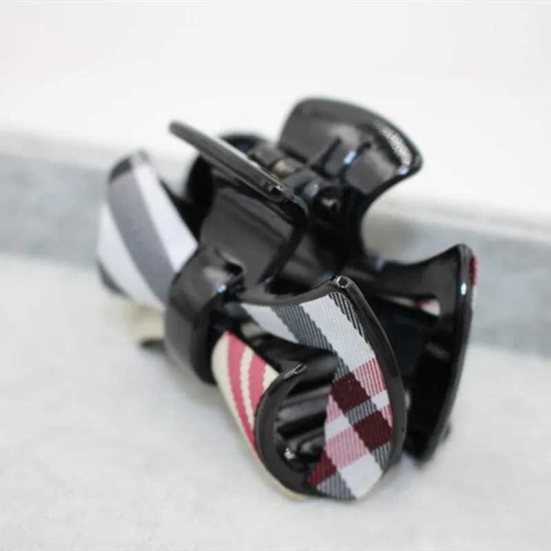 Retro Fashion Grid Plaid Hair Claw Hair Accessories Classic Bow Stripe Houndstooth Hair Claw Clips For Women Headwear HairpinsL240727