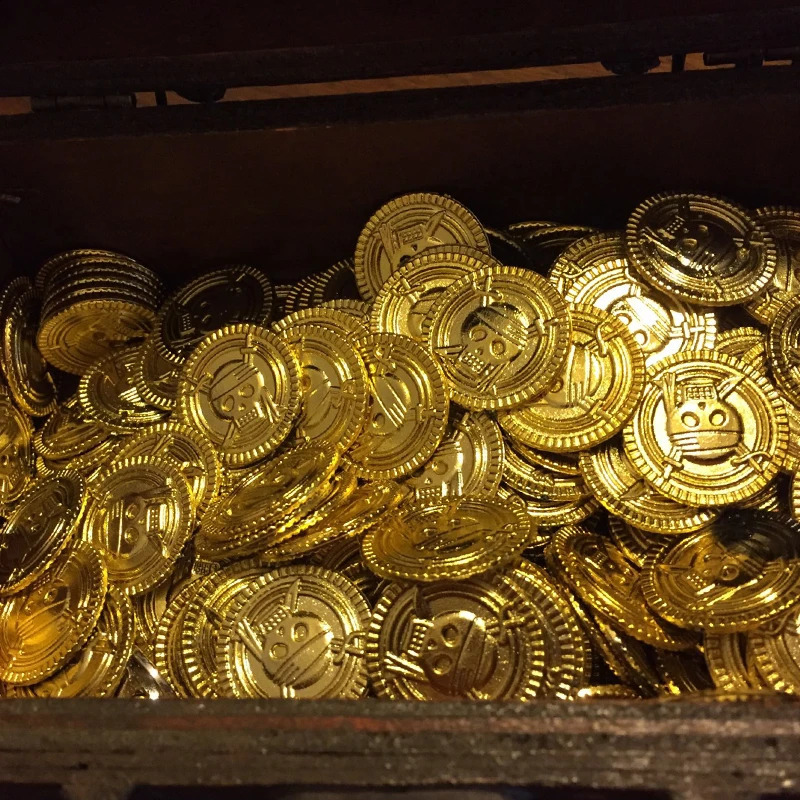 50100 pieces of pirate gold coins childrens birthday party decoration gifts Halloween plastic fake family collectibles game treasures 240726