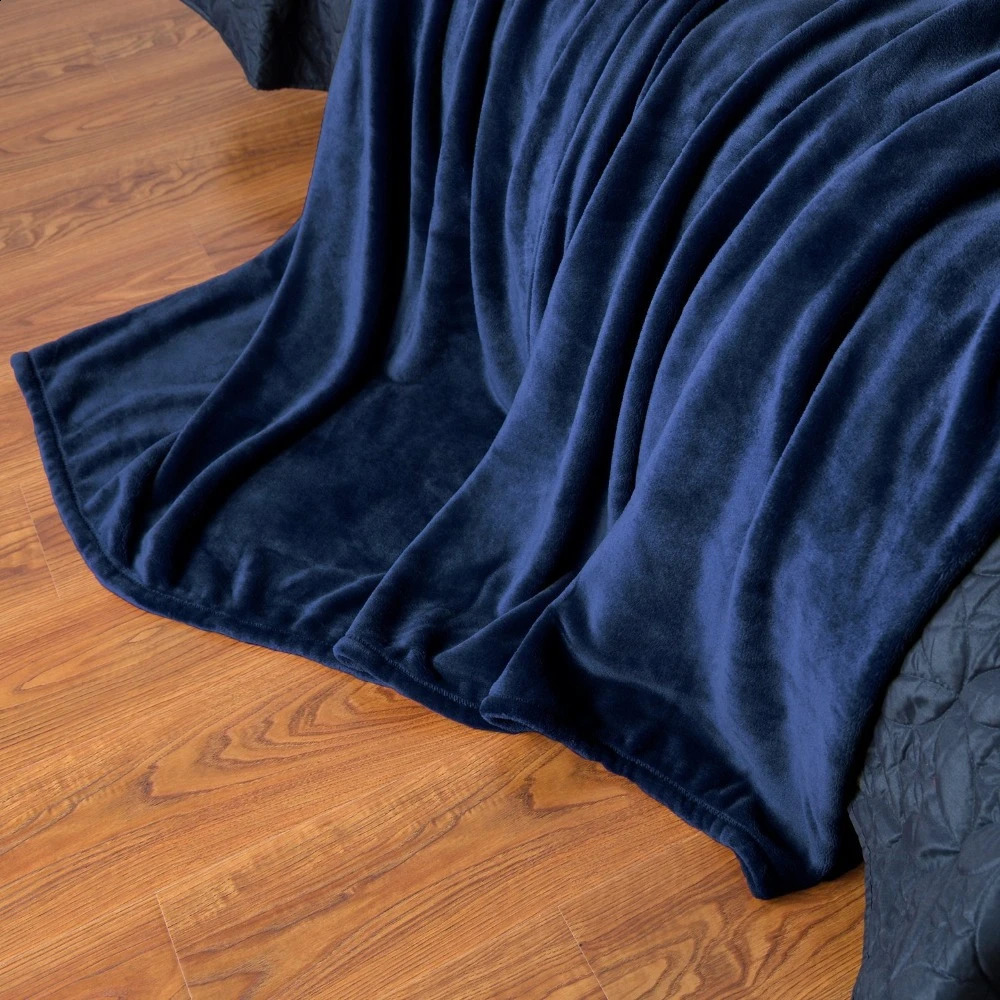 230GSM Coral Fleece Flannel Blankets For Beds Solid Blue Pink Soft Warm Thin Bedspread Sofa Cover Faux Fur Plaid Blanket 240822