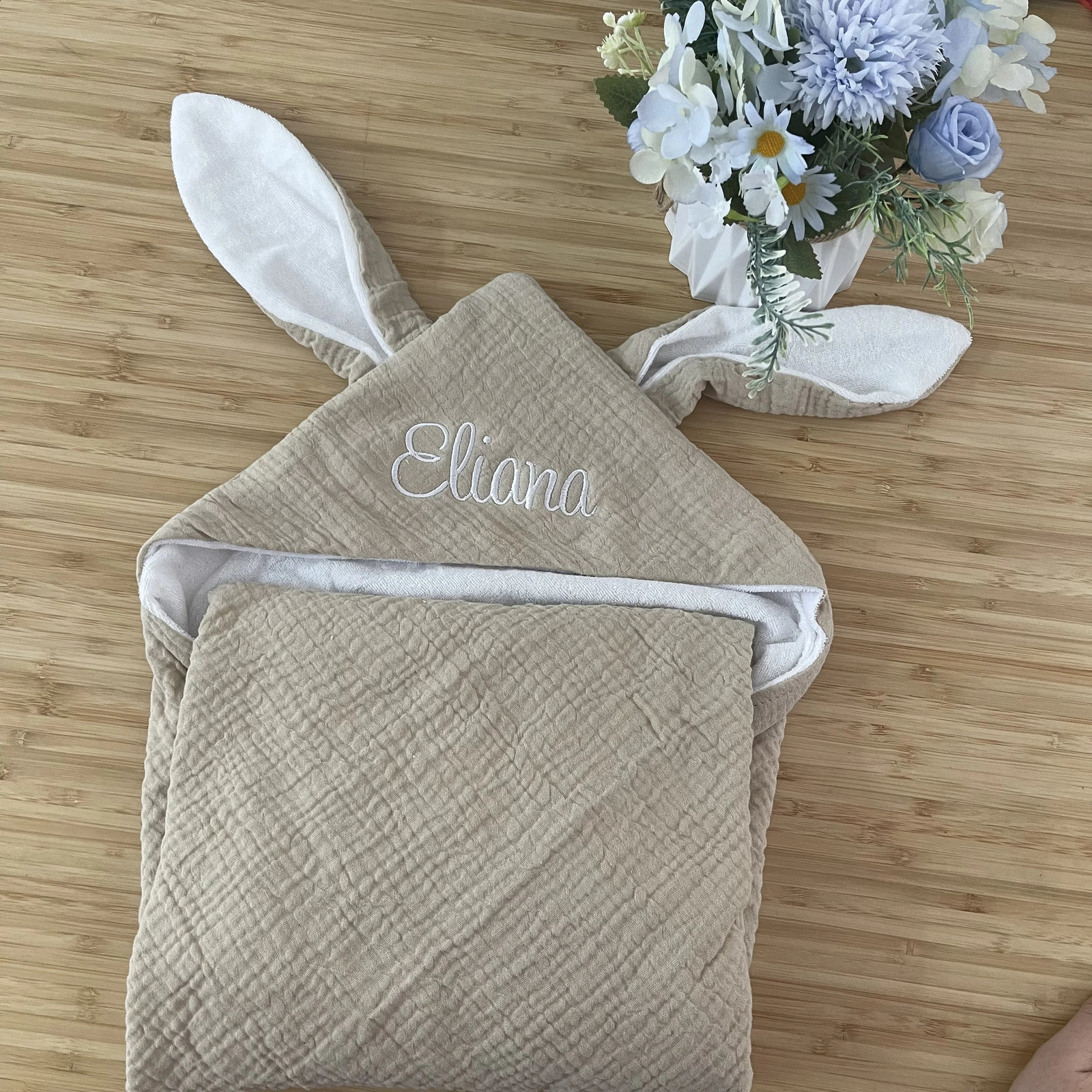 Personalized Name Baby Bath Towel Pure Cotton Double Layer Gauze Baby Cloak Rabbit Ear Towel Boys and Girls Hooded Bathrobe 240712