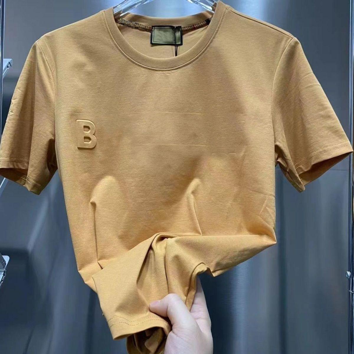 Designer Mens T-shirt Graphic Tee Luxury Round Nou Designer T-shirt Femme Shirts Shirts à manches Men Femmes Sweat-shirt 3d Letter Impression Cot