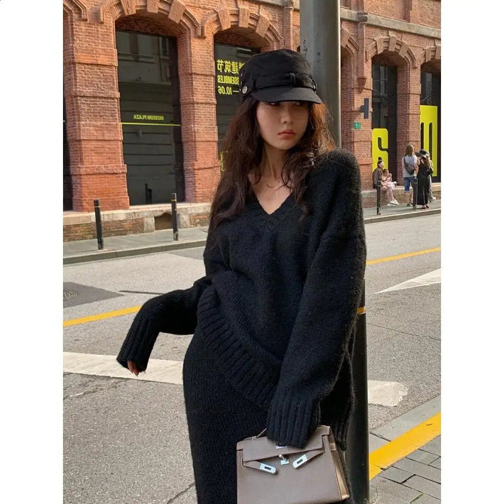 Lazy Style Womens Sweater Set AutumnWinter Vneck Lanhua Knitted Top Half Sleeve Fashion Two piece 240827
