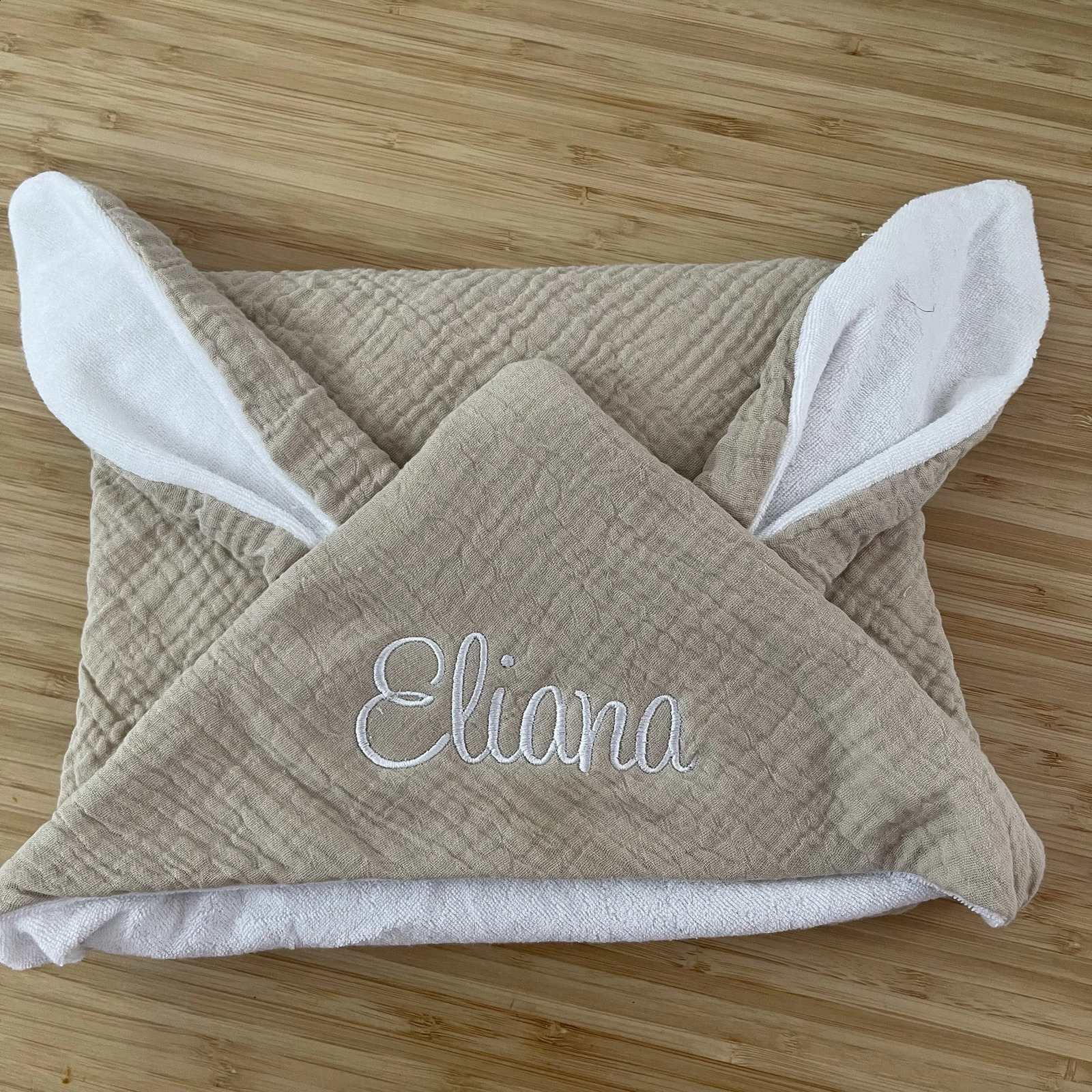 Personalized Name Baby Bath Towel Pure Cotton Double Layer Gauze Baby Cloak Rabbit Ear Towel Boys and Girls Hooded Bathrobe 240712