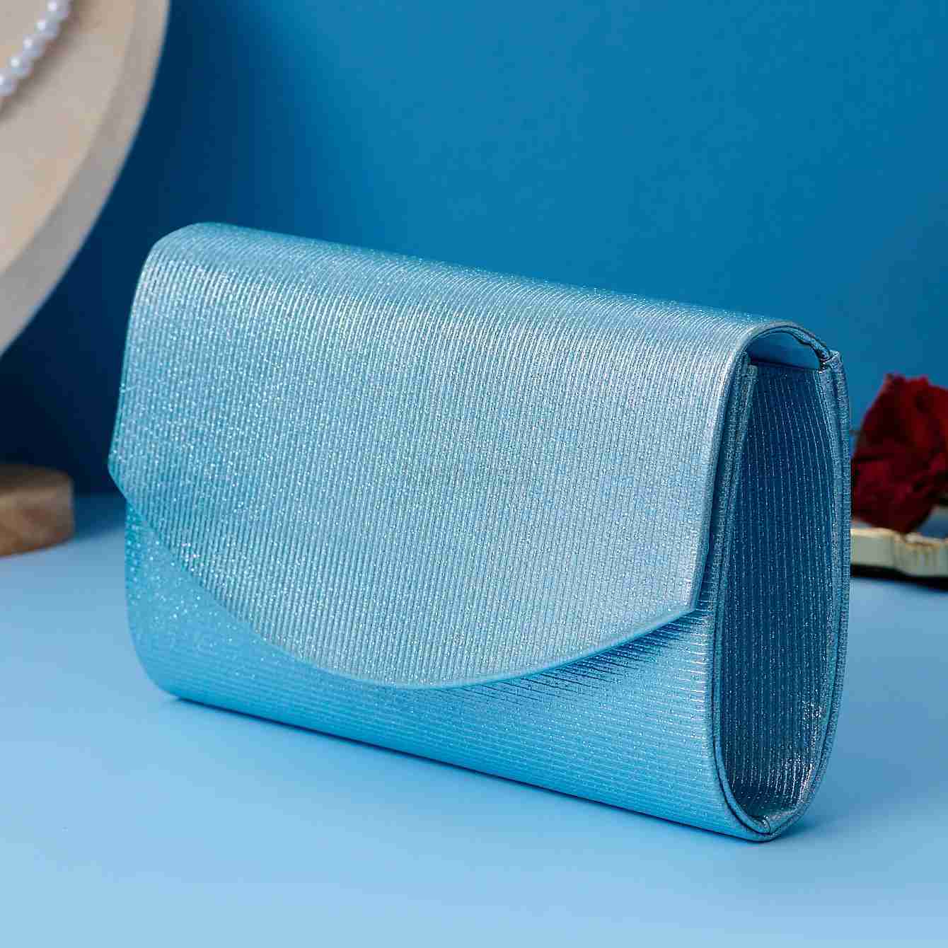 New Evening Bag Womens Clutch Bag Pleated Striped Cover Glitter Evening Dress Party Bag Fashion Pop Metal chain shoulder bagXJ240729