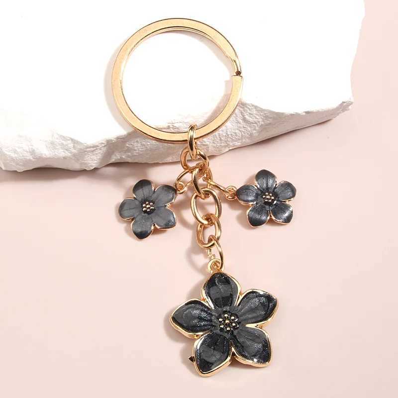 Cute Plant Keychain Sakura Flower Key Ring Enamel Key Chains For Women Girls Handbag Accessorie Car Keys DIY Sweet Jewelry GiftsL240729