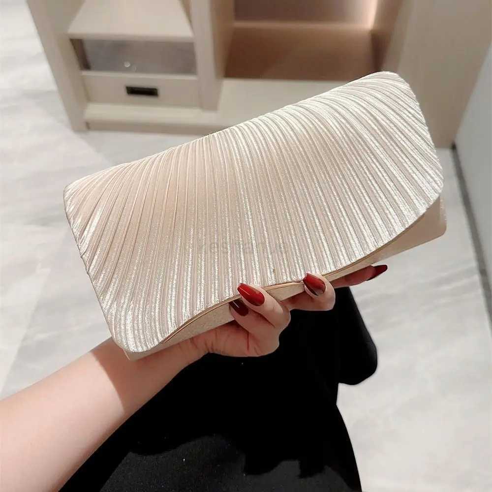 Fashion Ladies Gold Luxury Satin Clutches Evening Bags Sequins Banquet Clutch Bag Wedding Party Purse Womens Chain BagsXJ240730