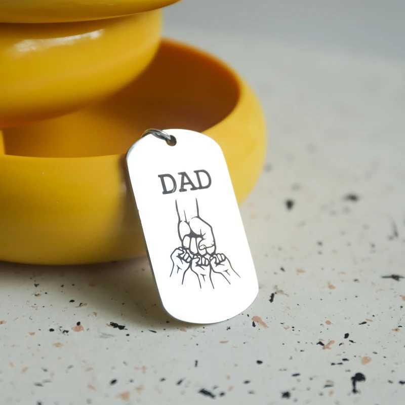 Creative Keychain For Dad Gifts For Fathers Day Engraved Family Key ChainL240729