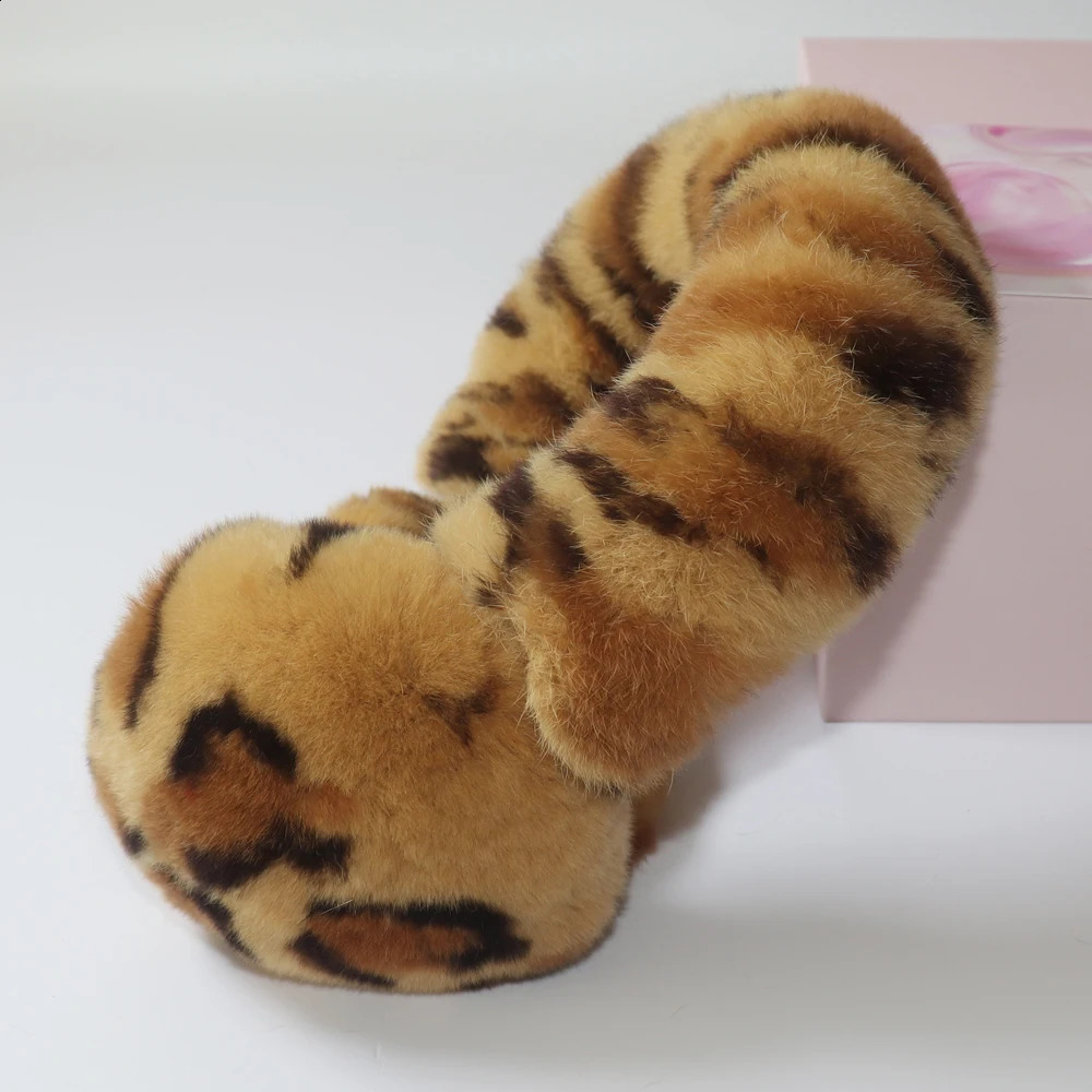 Real Fur Earmuffs Winter Russian Women Warm Genuine Rex Rabbit Fur Earmuff Fashion Lovely Natural Fur Earflaps Wholesale Retail 240724