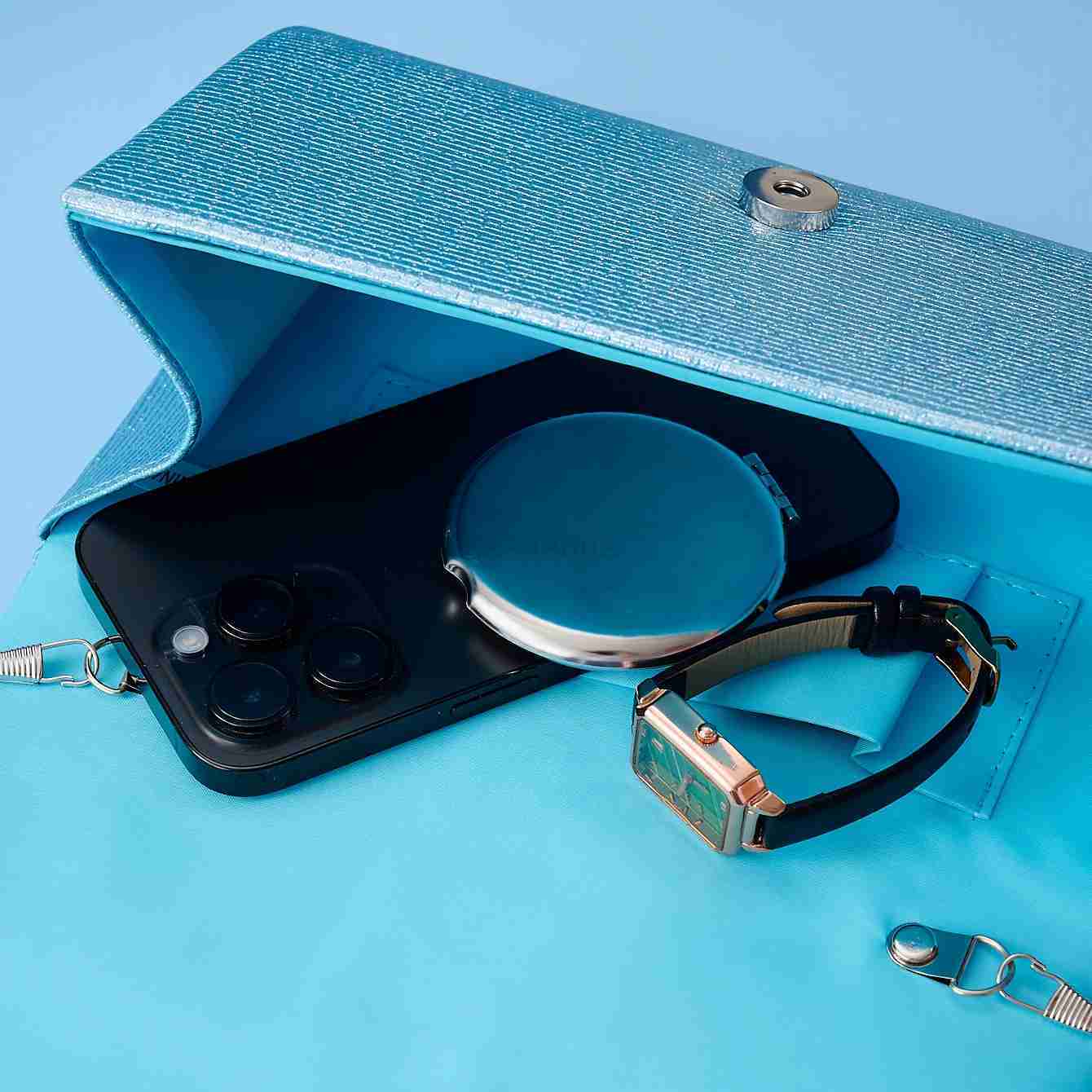 New Evening Bag Womens Clutch Bag Pleated Striped Cover Glitter Evening Dress Party Bag Fashion Pop Metal chain shoulder bagXJ240729