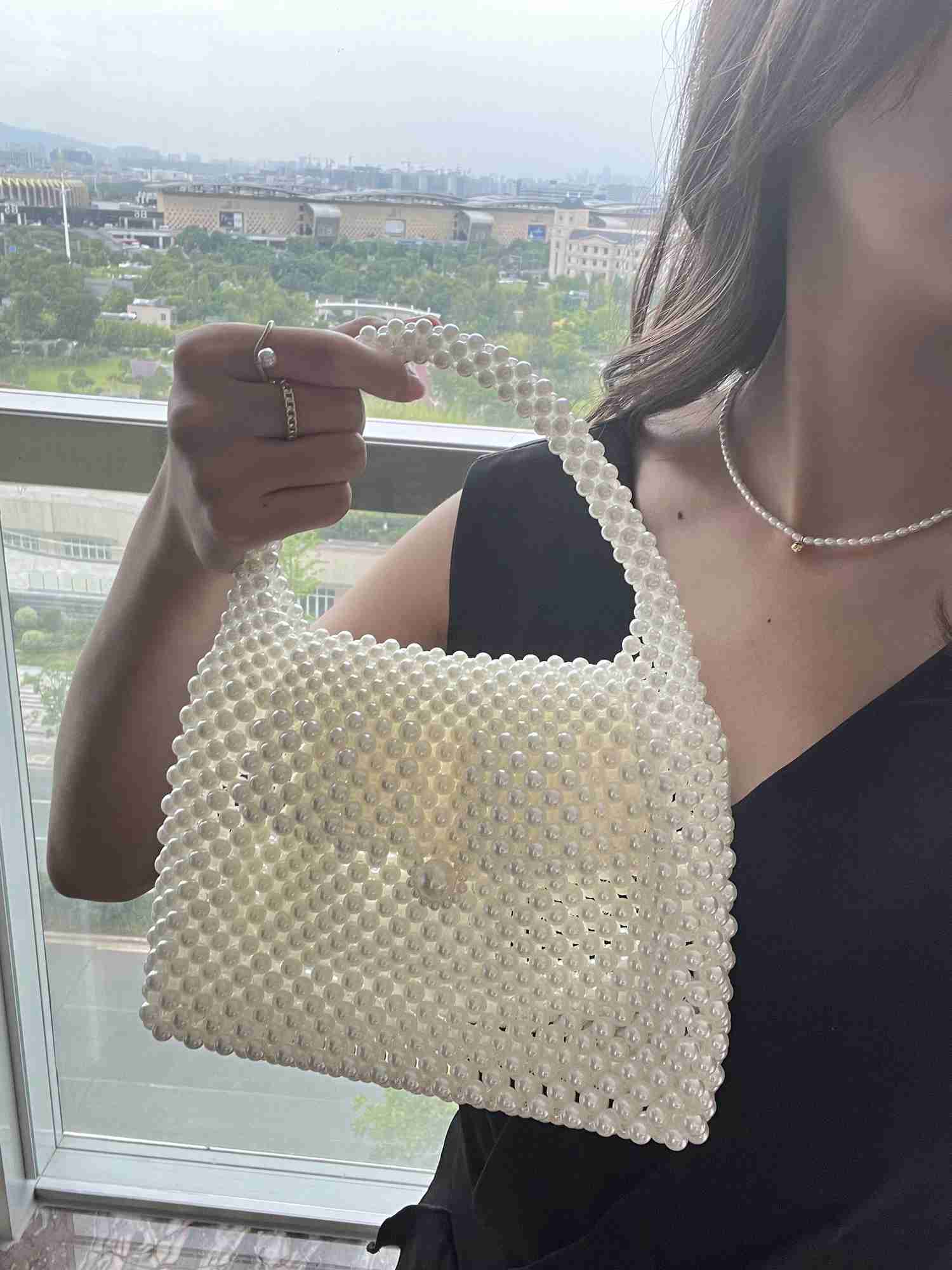 Beautifully woven shell pearl purse stylish purse handmade beaded purse lady travel handbag wedding party dinner bagXJ240729