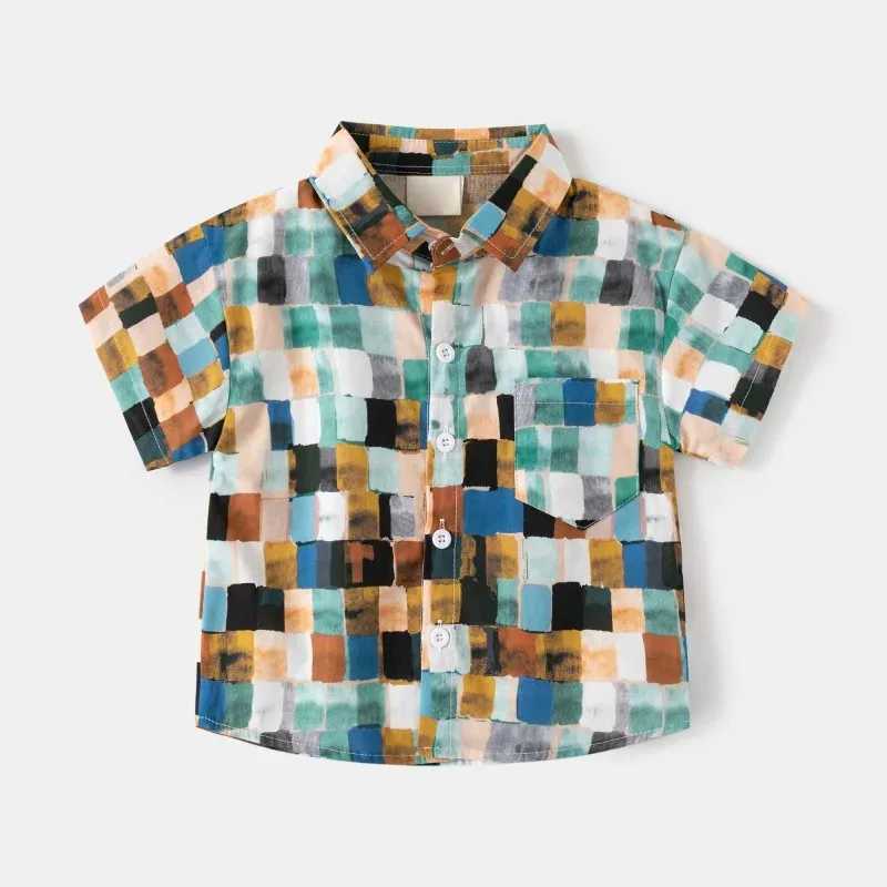 Fashionable summer boy short sleeved cute cartoon printed shirt style childrens top breathable collar shirt childrens clothingW240729
