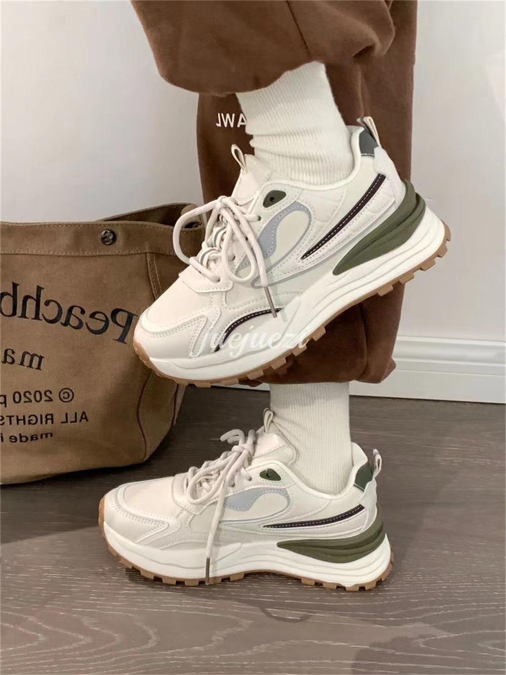 Trendy Women Sneakers Running Shoes Thick Sole Anti Slip Athleisure Style Hot Sale fashion