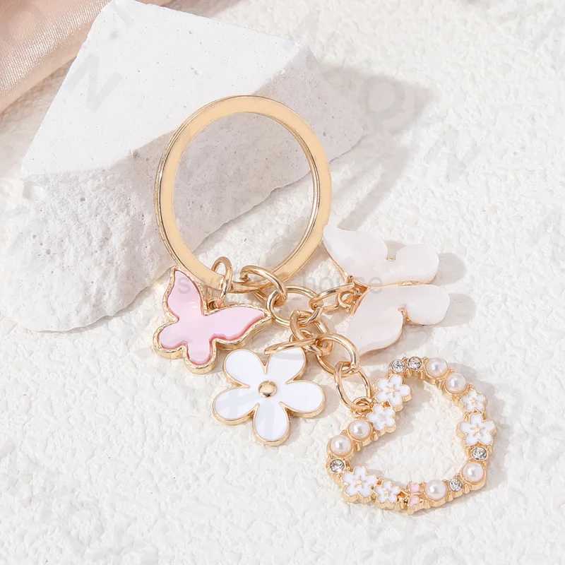 Heart Flowers Pretty Butterfly Enamel Keychain Plant Flying Insect Key Ring For Women Girl Friendship Gift Handmade Jewelry SetL240729