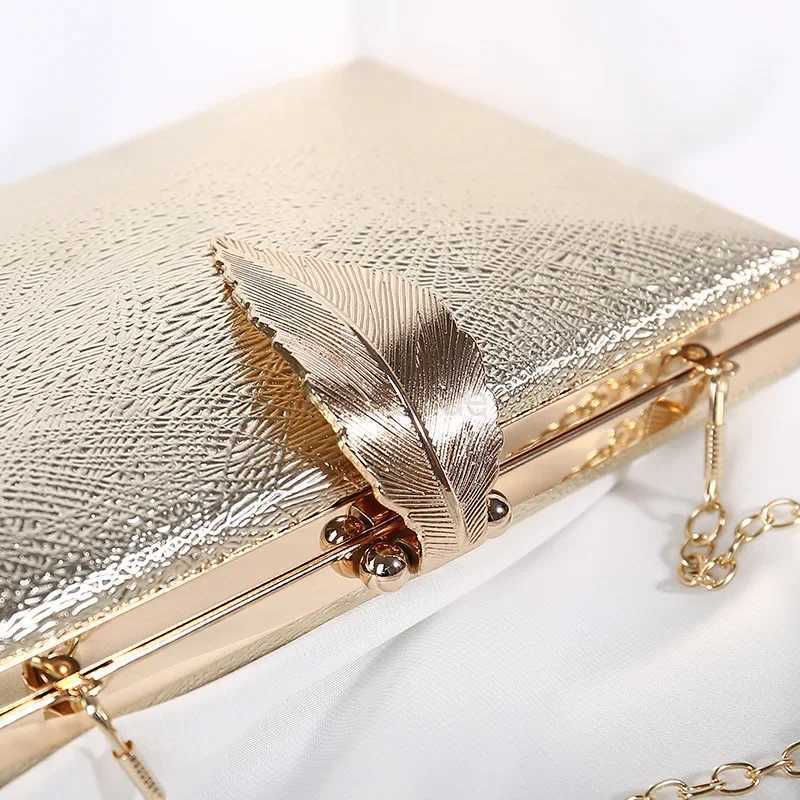 Women Shiny Gold Evening Bag Exquisite Leaf Long Purse Female Bridal Wedding Party Handbag Mini Banquet Day Clutch with ChainXJ240729