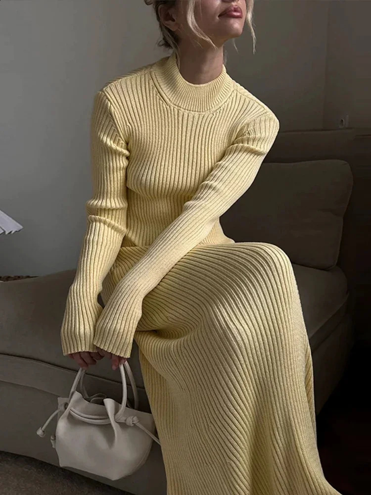 Knitted Backless Dresses For Women Long Sleeve Maxi Womens Dress O-Neck Elastic Slim Lace Up Back Dress 2024 Autumn Female Robe 240729