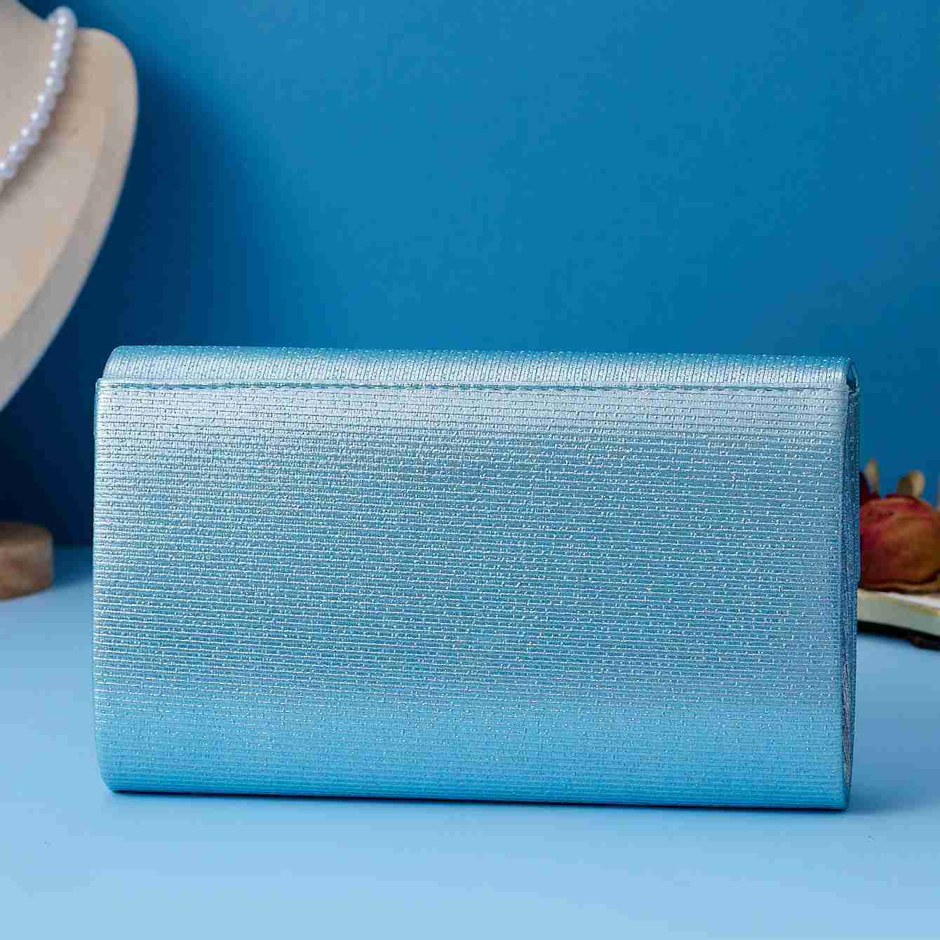 New Evening Bag Womens Clutch Bag Pleated Striped Cover Glitter Evening Dress Party Bag Fashion Pop Metal chain shoulder bagXJ240729