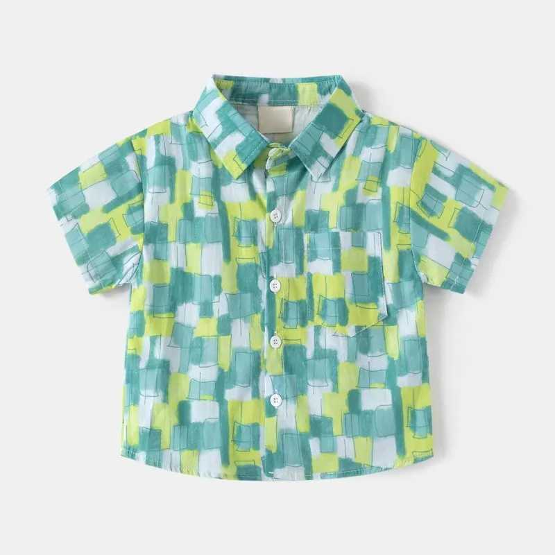 Fashionable summer boy short sleeved cute cartoon printed shirt style childrens top breathable collar shirt childrens clothingW240729