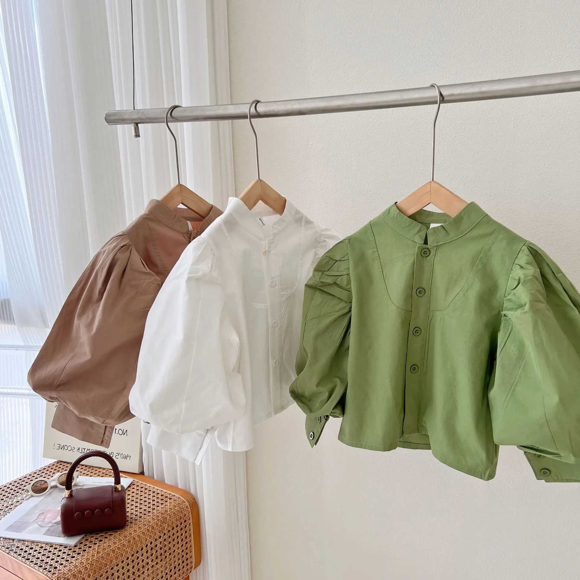 2024 Spring/Autumn Clothing Childrens Girls Solid Puff Sleeve Shirt Childrens Cotton Loose Fashion Top Baby Casual Full Match ShirtW240729