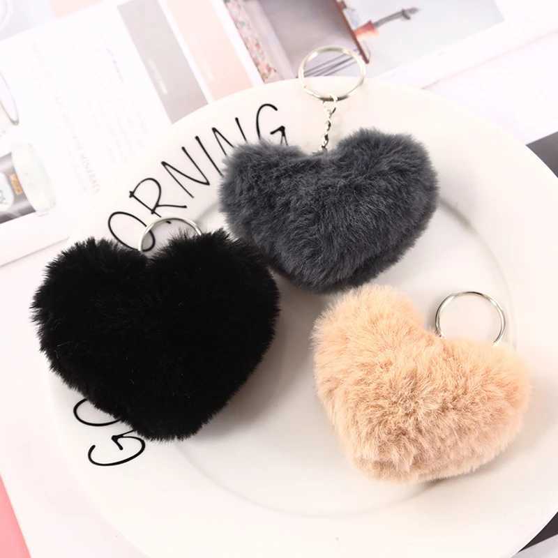8CM Fluffy pompom Keychain Gifts for Women Soft Heart Shape Pompon Fake Rabbit Key Chain Ball Car Bag Accessories Key RingL240729