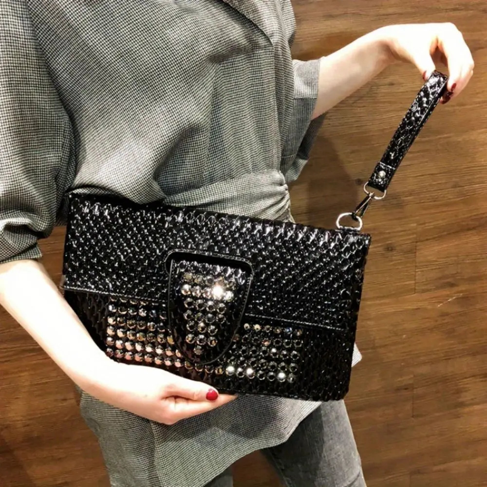 Womens Fashion Banquet Bag with Diamond Rivet Gothic Handbag Large Capacity Envelope One Shoulder Crossbody Handbag 240729