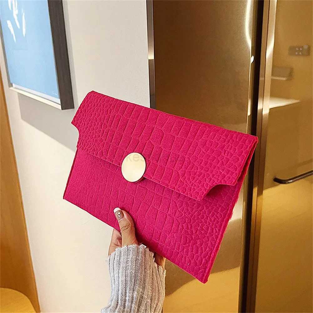 Casual Ladies Clutch Bag 2024 New Minimalism Handheld Envelope Bags Felt Indentation Handbag Solid Color Business Womens BagXJ240729