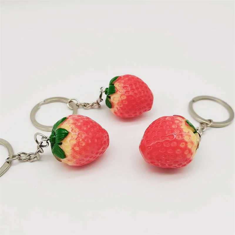 Creative Realistic Strawberry Keychain For Women Girl Jewelry 3CM Cute Fruit Car Key Holder KeyringL240729