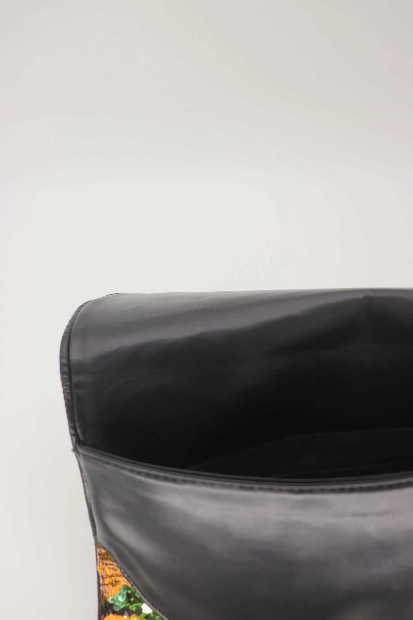 Ladies flip bag with beads and random patterns perfect for weddings dinners parties and datesXJ240729