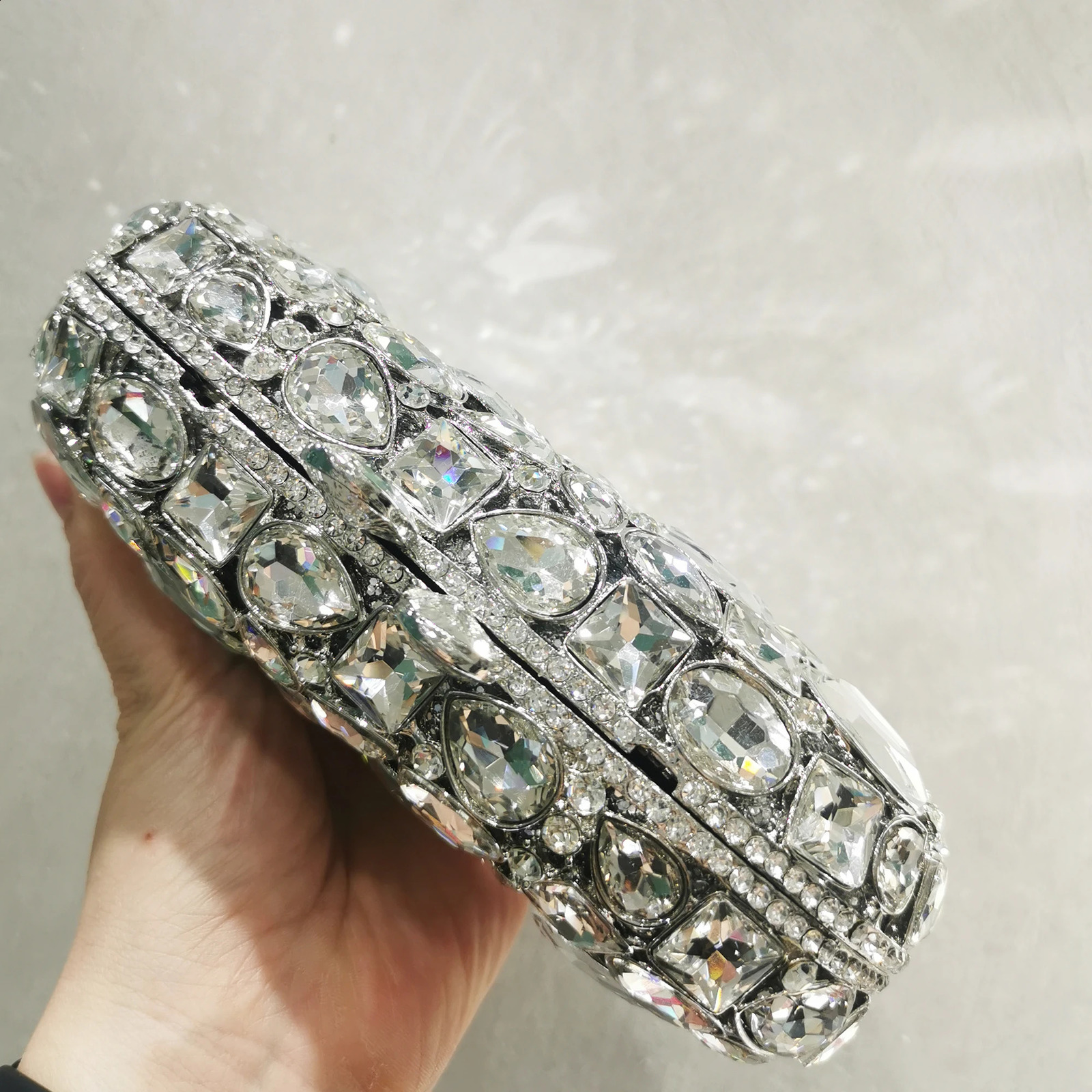 WHTUOHENLarge Sier Stones Wedding Dress Purses Women Bridal Crystal Handbags Rhie Party Prom Evening Clutches Minaudiere 240729 fdc8