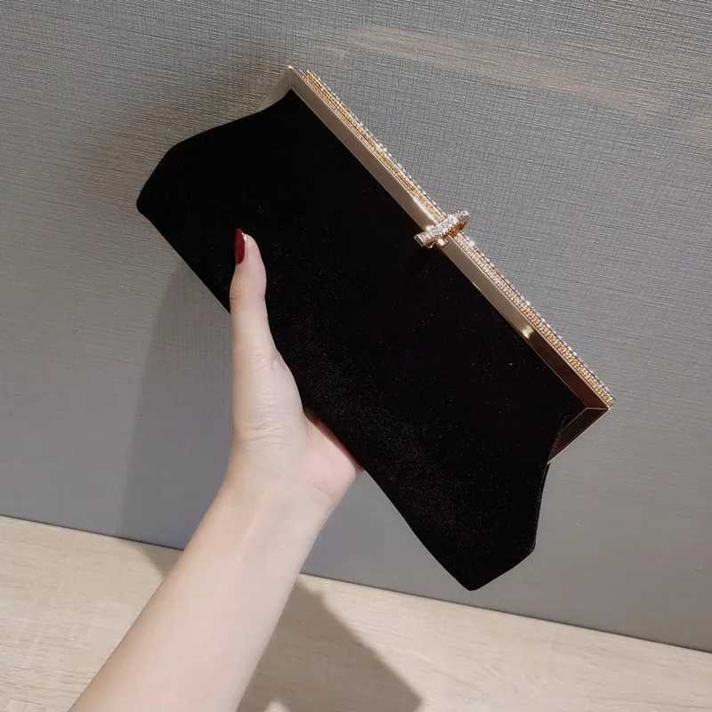 High-end Women Velvet Evening Bag New Fashion Fish Hook Lock Clutch Purses Female Handbags Chain Shoulder Bags for Wedding PartyXJ240729