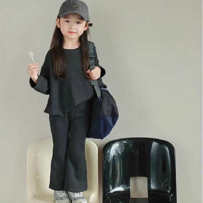 Autumn Girls Sports Sweater Set Girls Loose Fitting Long Sleeved Bat Shirt Bell Bottoms Spring Fashion Childrens Clothing Set 240729